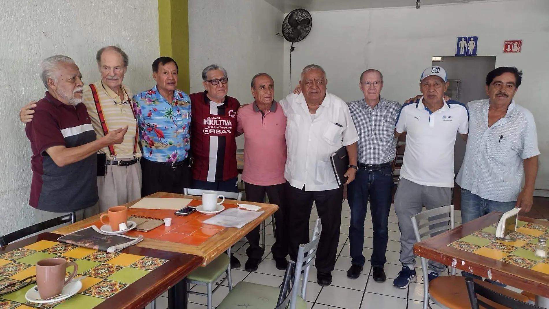 Primera generación Gallos Blancos